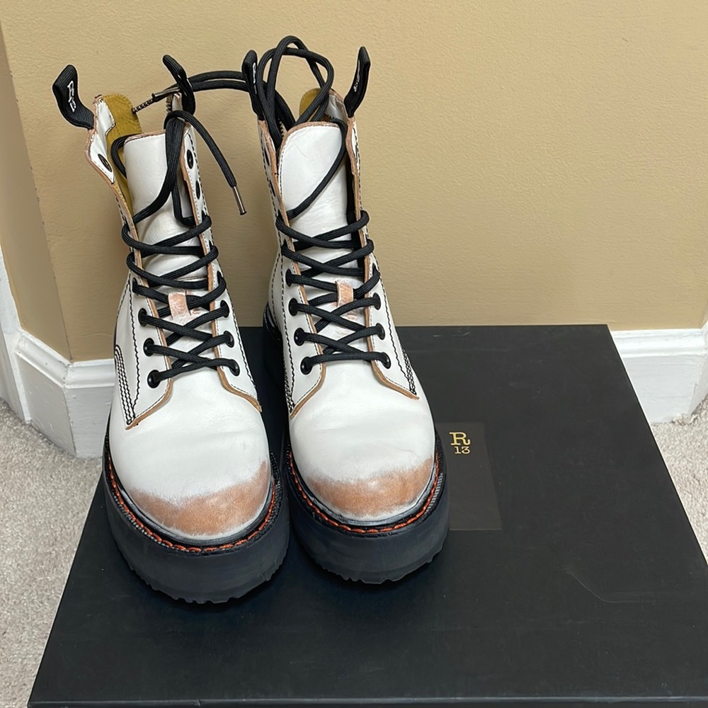 R13 boots